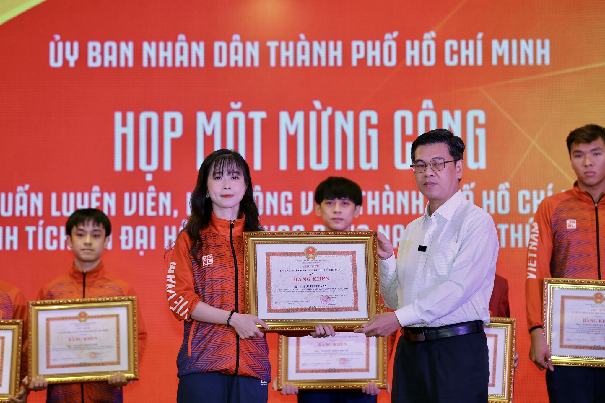 208 HLV, VĐV TP.HCM được khen thưởng thành tích SEA Games 31 hơn 17 tỉ đồng - ảnh 6